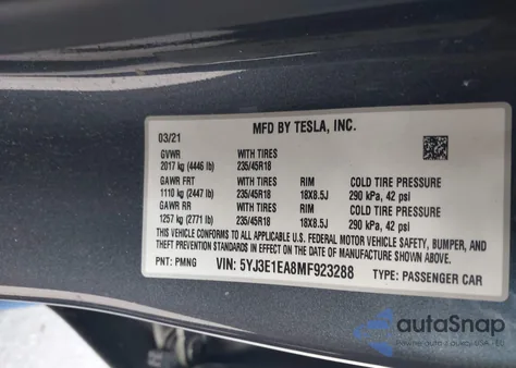 2021 Tesla Model 3 Standard Range Plus Rear-Wheel Drive z USA, uszkodzony, nr VIN 5YJ3E1EA8MF923288